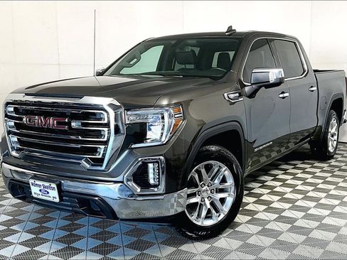 Used 2019 GMC Sierra 1500 SLT image 2