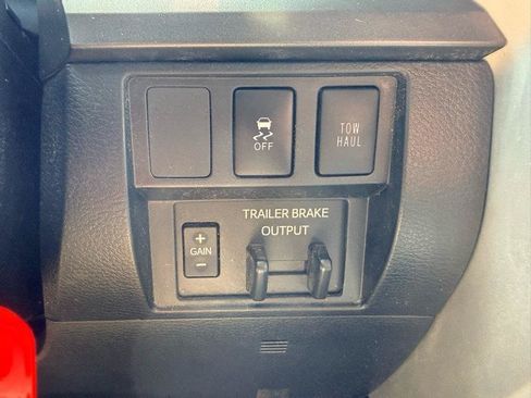 Used 2019 Toyota Tundra SR5 AWD/4WD image 38