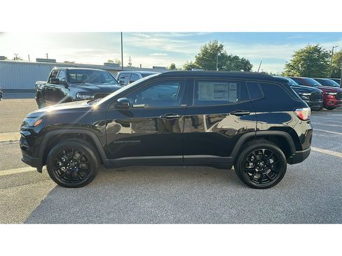 New 2026 Jeep Compass Latitude AWD/4WD image 3