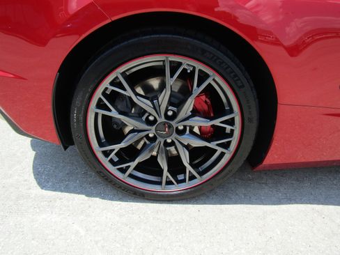 Used 2025 Chevrolet Corvette Stingray Premium Cpe w/ Z51 Performance Package RWD image 24