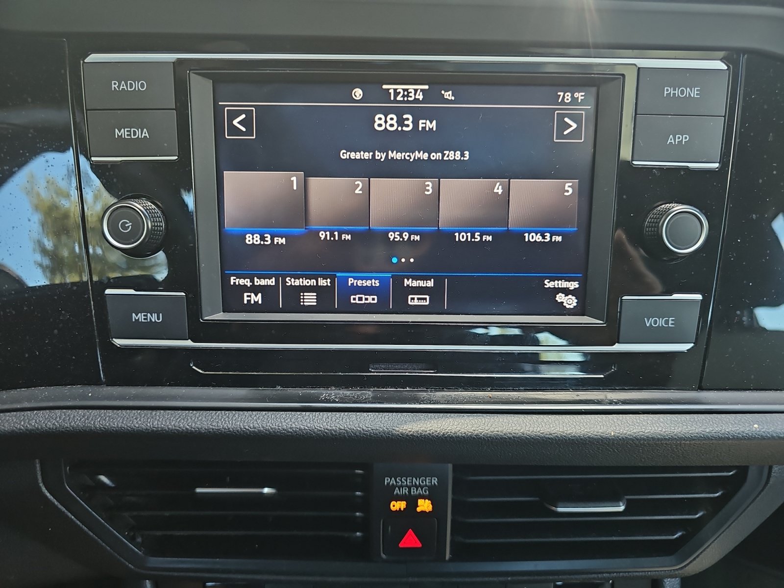 Used 2020 Volkswagen Jetta R-Line FWD image 14