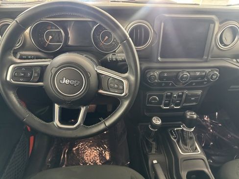 Used 2018 Jeep Wrangler Unlimited Sahara image 28