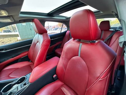 Used 2020 Toyota Camry XSE image 10