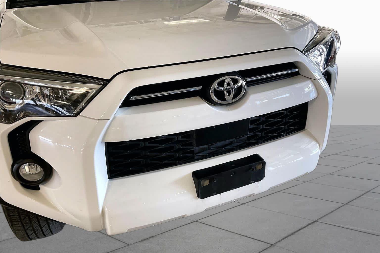 Used 2020 Toyota 4Runner SR5 Premium RWD image 29