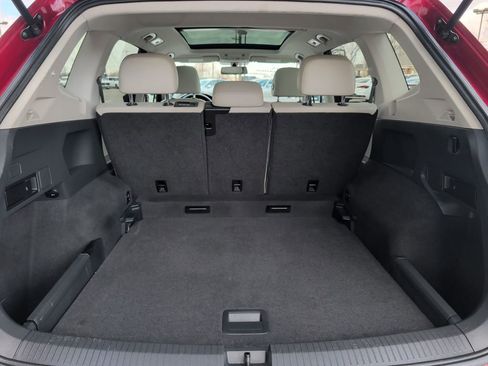 Used 2018 Volkswagen Tiguan SE w/ Panoramic Sunroof Package image 21