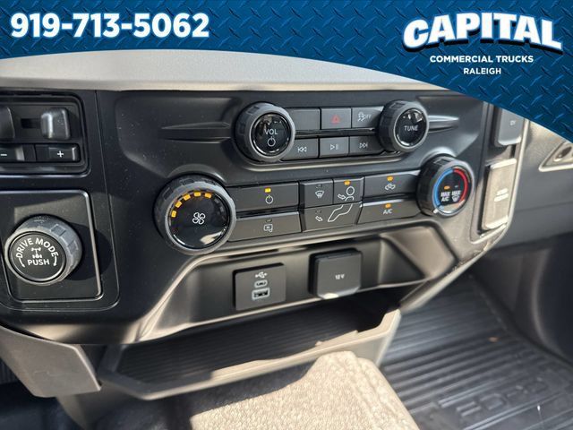 New 2026 Ford F250 XL w/ XL Chrome Package RWD image 31