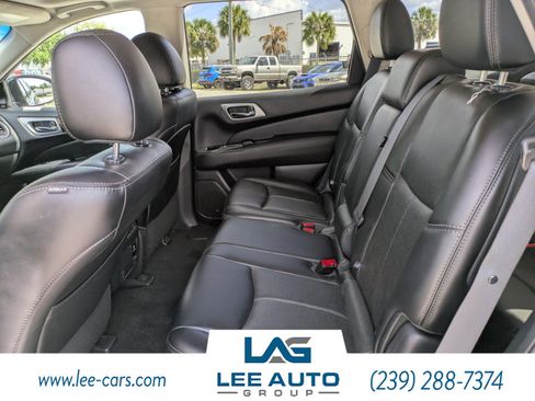 Used 2015 Nissan Pathfinder Platinum w/ Cargo Package image 13