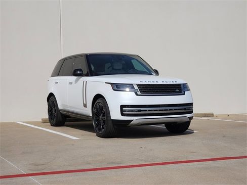 New 2026 Land Rover Range Rover SE image 2