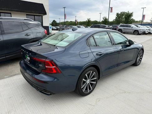 Used 2022 Volvo S60 B5 Momentum AWD/4WD image 14