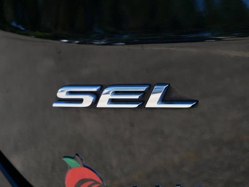 Certified 2024 Ford Edge SEL w/ Convenience Package AWD/4WD image 10