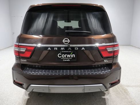 Used 2022 Nissan Armada SL w/ Captain's Chairs Package AWD/4WD image 3