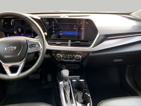 Used 2025 Chevrolet Trax ACTIV w/ Driver Confidence Package FWD image 7