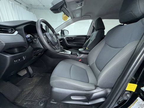 Certified 2022 Toyota RAV4 LE AWD/4WD image 13