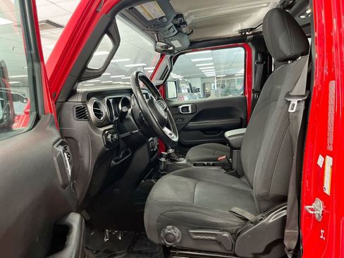Used 2020 Jeep Wrangler Unlimited Sahara AWD/4WD image 14