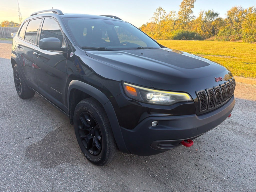 Used 2019 Jeep Cherokee Trailhawk AWD/4WD image 3