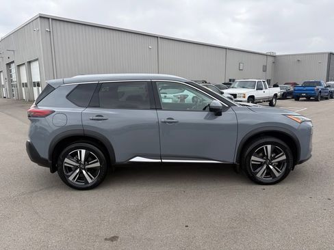 Used 2023 Nissan Rogue SL image 36