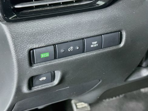 Used 2025 Nissan Sentra SV w/ All-Weather Package FWD image 17