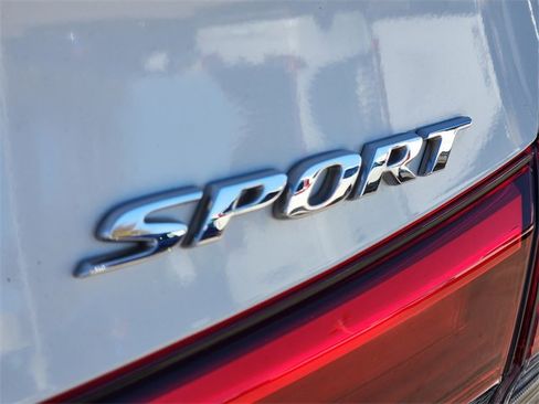 Certified 2022 Honda Civic Sport image 7