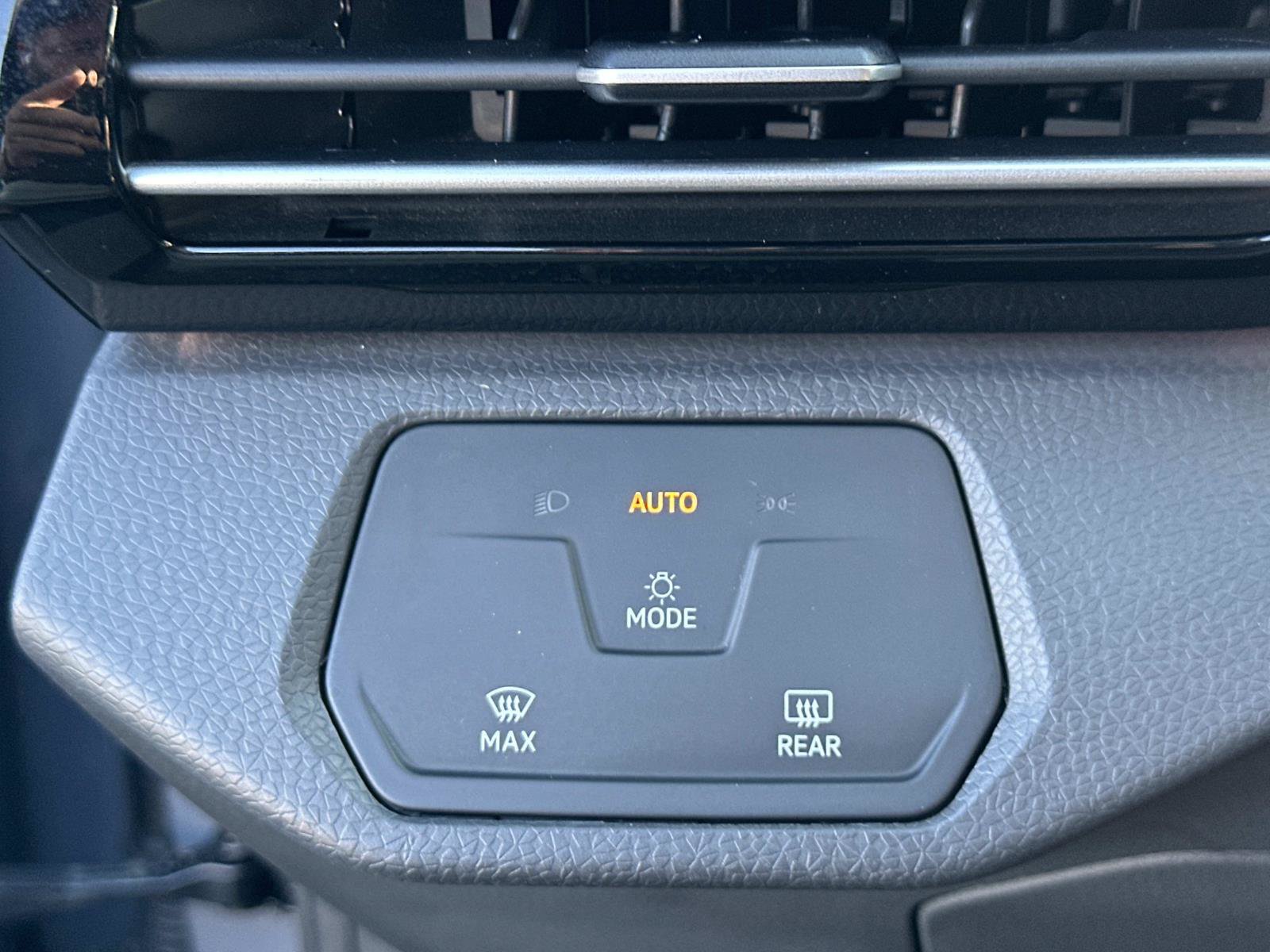 Certified 2023 Volkswagen ID.4 Pro RWD image 19