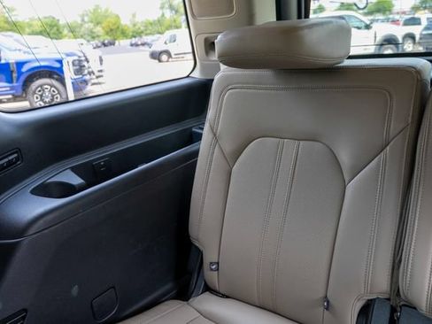 Used 2024 Ford Expedition Limited AWD/4WD image 92