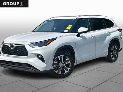 Used 2023 Toyota Highlander XLE