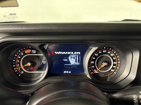 Used 2024 Jeep Wrangler Unlimited Sport AWD/4WD image 15