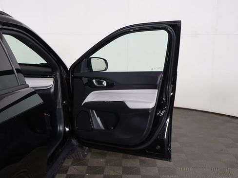 Used 2025 Jeep Compass Limited AWD/4WD image 18
