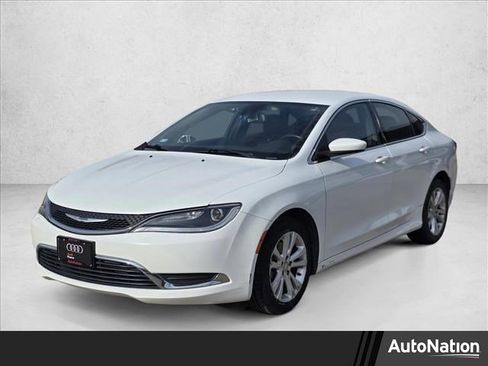 Used 2015 Chrysler 200 Limited w/ Convenience Group image 1