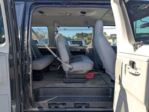 Used 2014 Ford E-350 and Econoline 350 XLT image 15