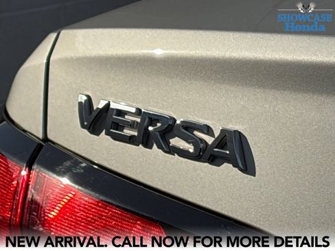 Used 2021 Nissan Versa SV FWD image 9