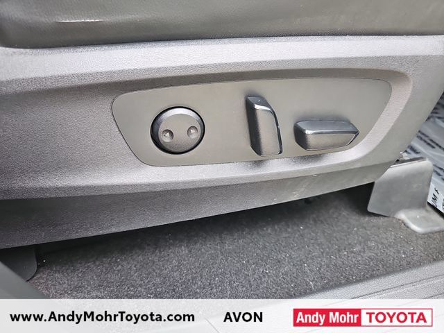 Used 2023 Nissan Pathfinder SL AWD/4WD image 38