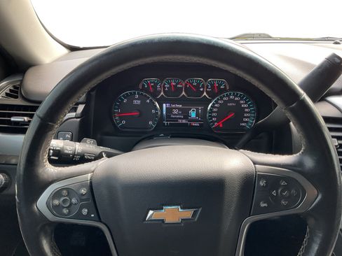 Used 2019 Chevrolet Suburban Premier AWD/4WD image 12