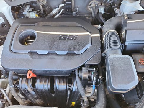 Used 2019 Hyundai Santa Fe SE image 15