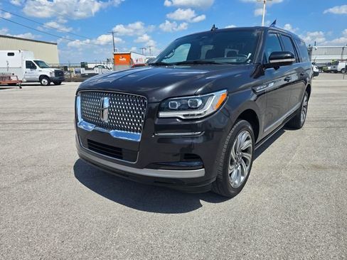 Used 2023 Lincoln Navigator L Reserve AWD/4WD image 7