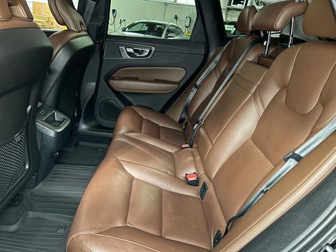 Used 2019 Volvo XC60 T5 Momentum w/ Protection Package Premier AWD/4WD image 24