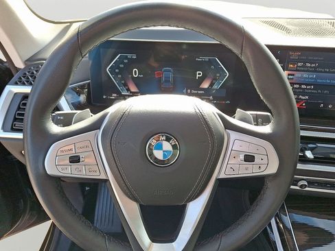 Used 2025 BMW X7 xDrive40i w/ Premium Package image 21