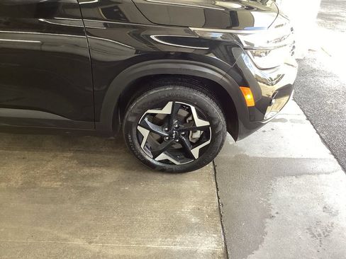 Used 2025 Kia Seltos S AWD/4WD image 19