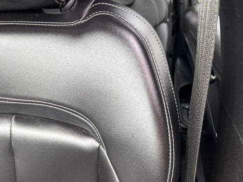 Used 2024 Jeep Grand Cherokee L Limited w/ Black Appearance Package image 15