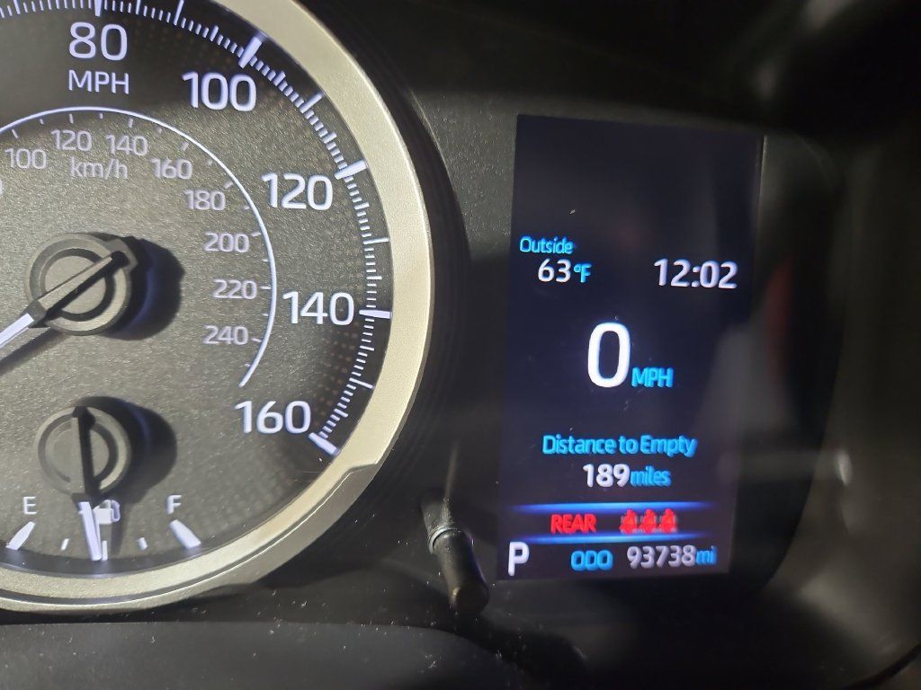 Used 2020 Toyota Corolla LE FWD image 17