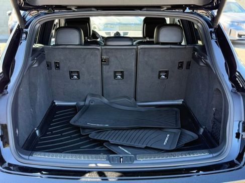 Used 2022 Porsche Macan image 17