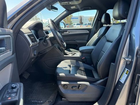 Used 2022 Volkswagen Atlas Cross Sport SE AWD/4WD image 12