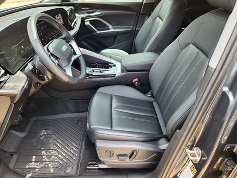 Used 2025 Audi Q5 Premium Plus w/ Premium Plus AWD/4WD image 12