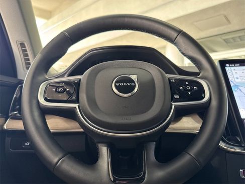 Certified 2025 Volvo XC90 B6 Plus image 24