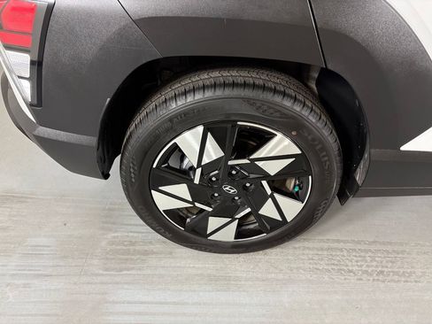 Used 2025 Hyundai Kona SEL FWD image 14