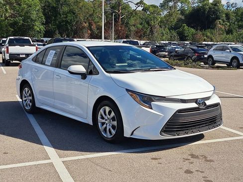 Certified 2023 Toyota Corolla LE image 2