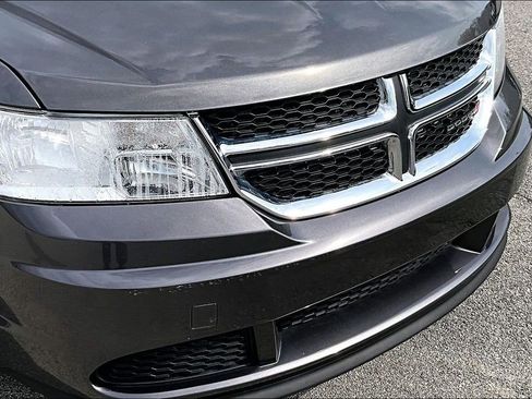 Used 2019 Dodge Journey SE FWD image 30