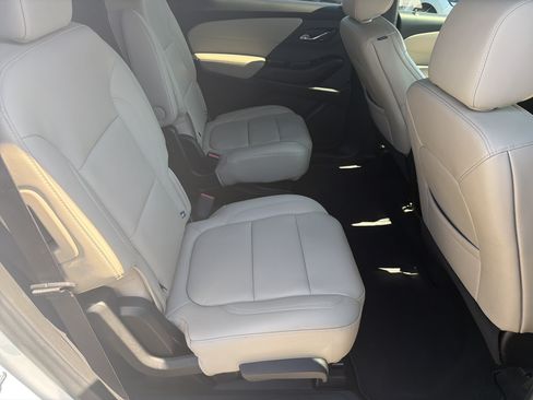 Certified 2023 Chevrolet Traverse LT w/ LT Premium Package FWD image 17