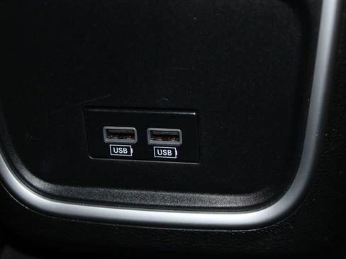 Used 2023 Chrysler 300 Touring AWD/4WD image 31