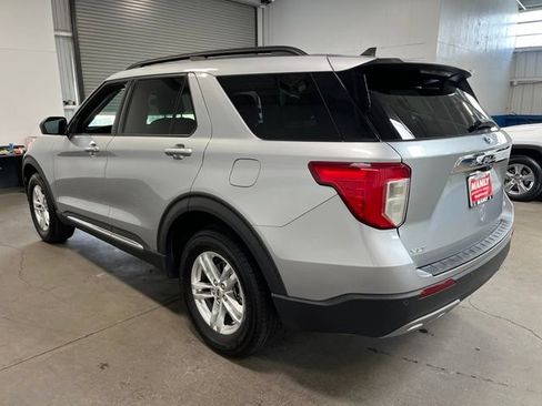 Used 2023 Ford Explorer XLT w/ Equipment Group 202A AWD/4WD image 5