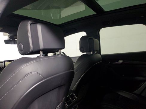Used 2018 Audi SQ5 Prestige w/ Prestige Package AWD/4WD image 13